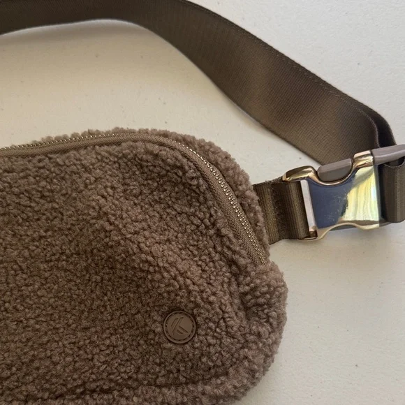 Brown Sherpa Belt Bag - Picture 2 of 6